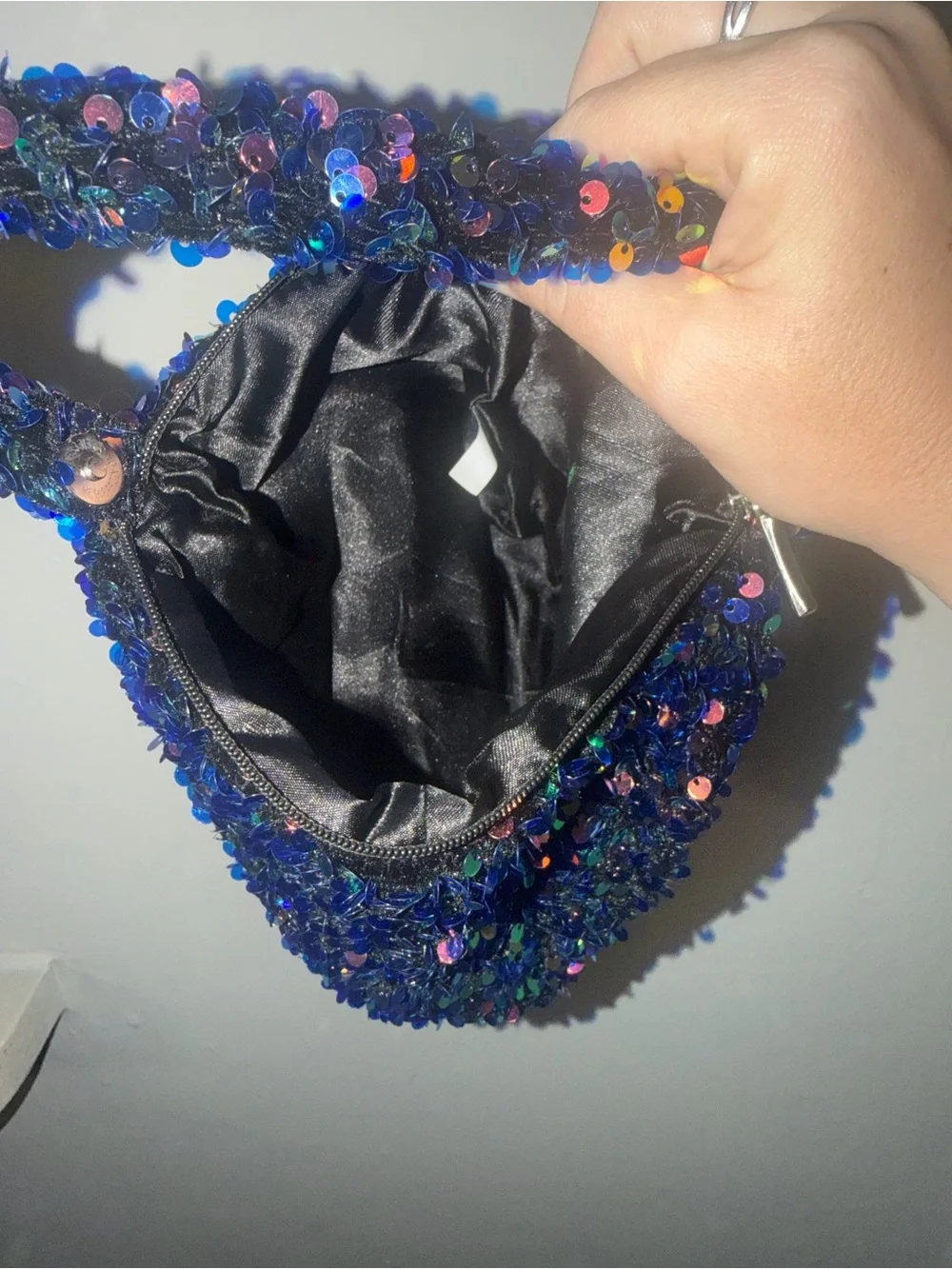 No brand iridescent sequin